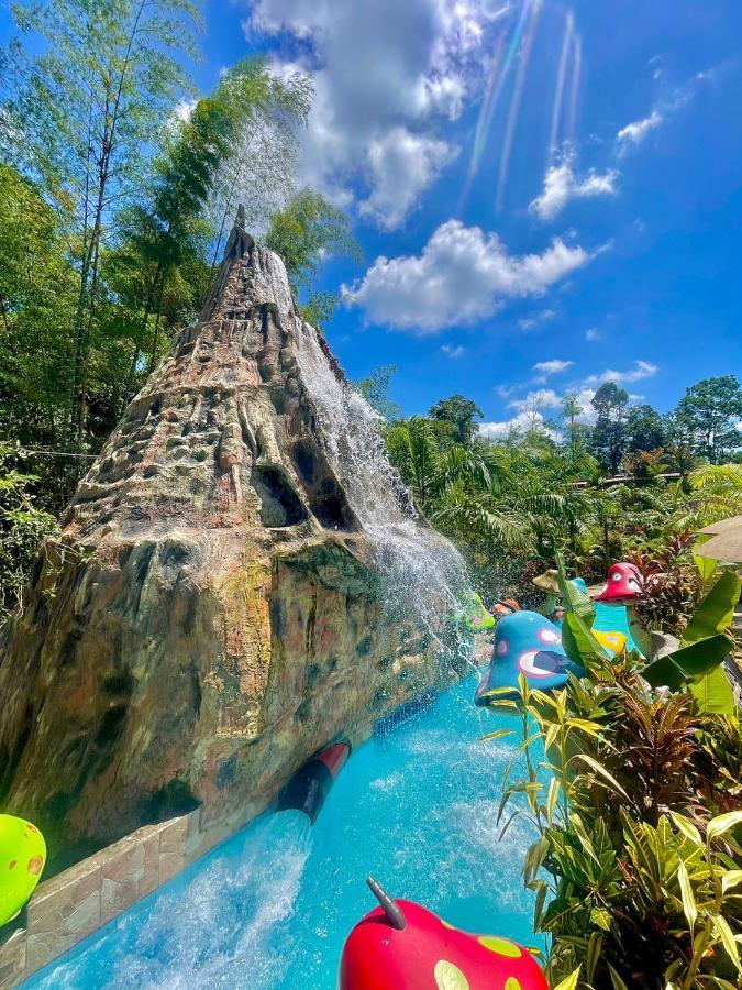 Hotel Hosteria D'Carlos Aqua Park Santo Domingo de los Colorados Exterior foto