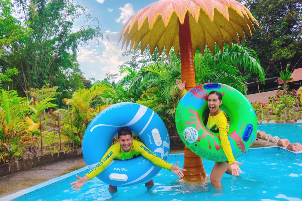 Hotel Hosteria D'Carlos Aqua Park Santo Domingo de los Colorados Exterior foto